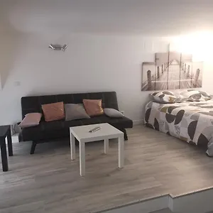 https://beau-studio-renove-lumineux-calme-wifi.midi-pyreneeshotels.com